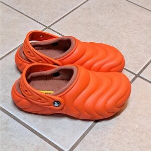 CROCS Classic Lined Overpuff Clog